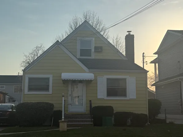 (undisclosed Address), New Hyde Park, NY 11040