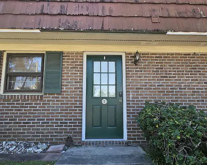 1025 Carolina Rd — Photo 2