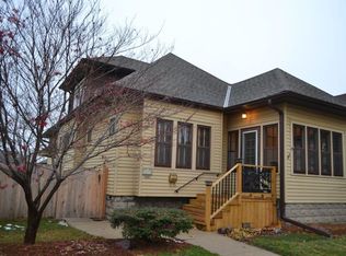 2233 S 67th Pl, West Allis, WI 53219