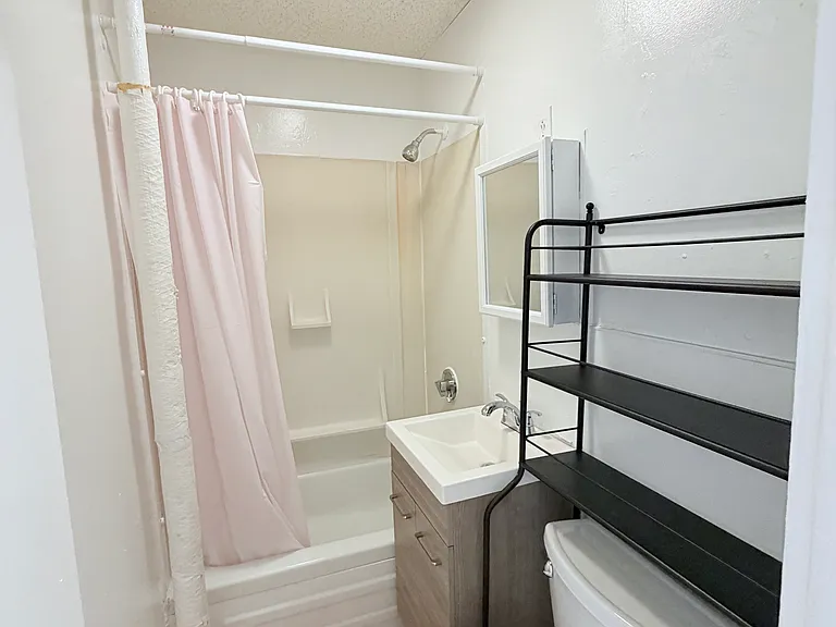 24 Phillips St #6 — Photo 6