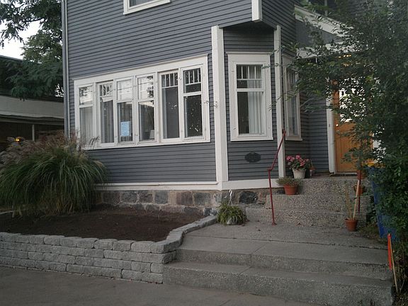 2nd image of 212 Warren Ave SE
