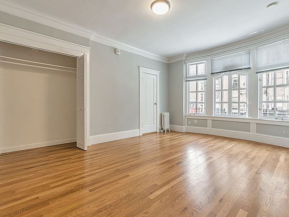 2nd image of 628 Bush St