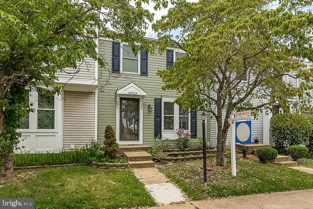 3 bed, 2.5 bath, 1376 sqft, $2,650 — Photo 2