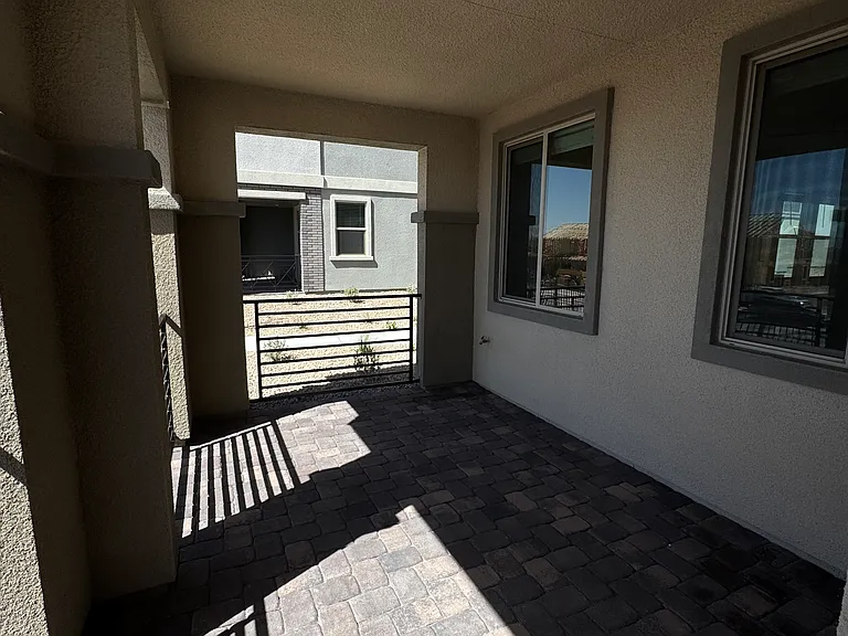 92 Hornbeck Ln — Photo 6