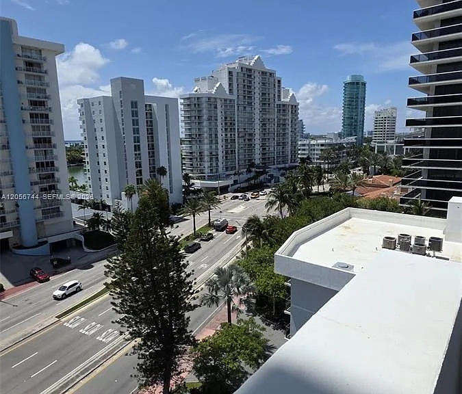 5825 Collins Ave #9C — Photo 49