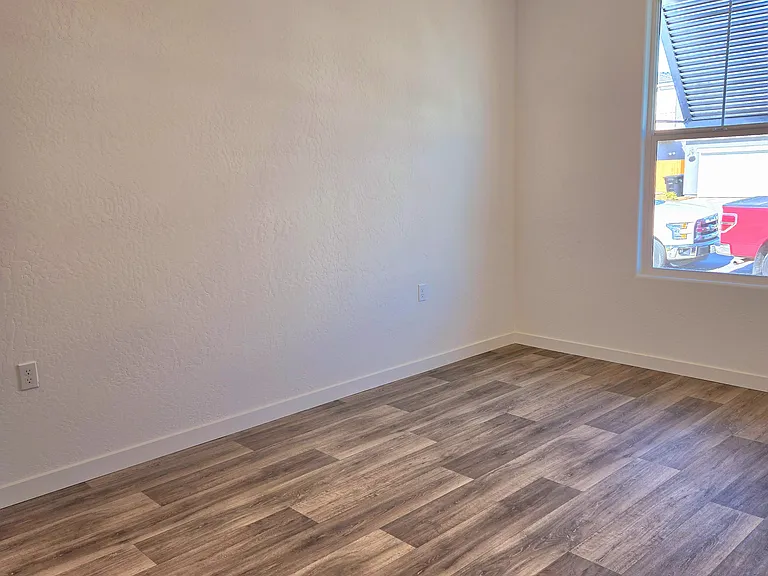 Pioneer Dr W — Photo 7