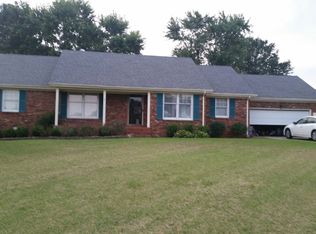1204 Pin Oak Dr, Hopkinsville, KY 42240