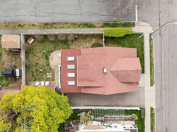 5th image of 69 Bromfield St