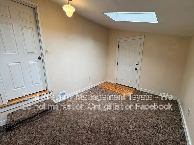 1405 Halleck St — Photo 19