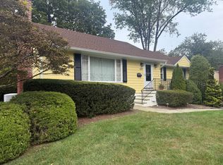 429 Colwell Ct, Ridgewood, NJ 07450