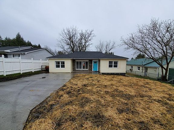 2nd image of 124 Harvey Ave