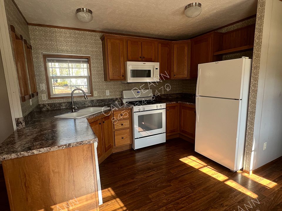 1st image of 1 Greenwood Dr
