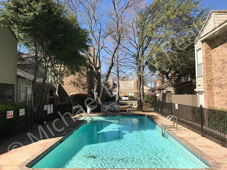 1101 Brighton Dr #D — Photo 6