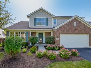 2016 Colonial St, Aurora, IL 60503