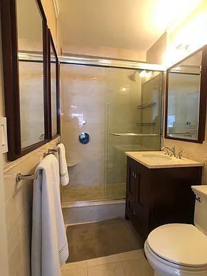 Sold by Flat Iron Real Estate | media 7