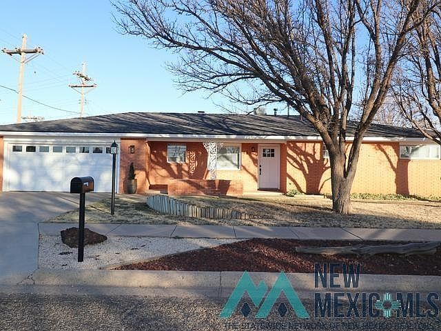 1st image of 437 Sandy Ln