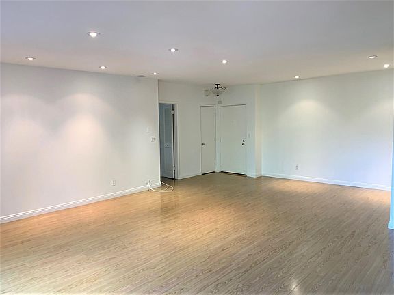 3rd image of 1627 Camden Ave
