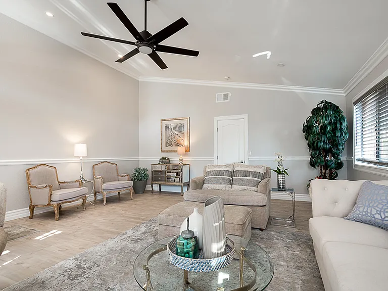 429 Smoky Cir — Photo 2