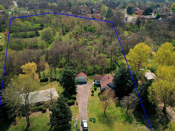 4th image of 3231 Lakeshore Dr
