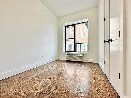 3rd image of 321 Woodbine St #2A