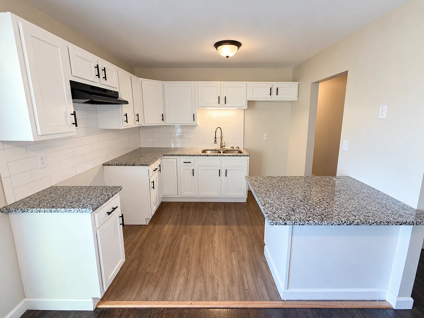 Move-In Ready Columbus Home Featuring Modern Finishes & Prime Location — Photo 4