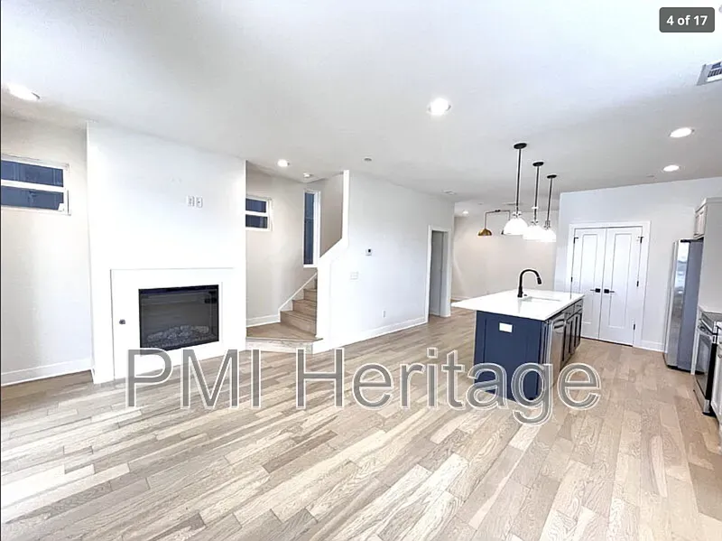 3 bed, 2.5 bath, 1549 sqft, $2,000 — Photo 3