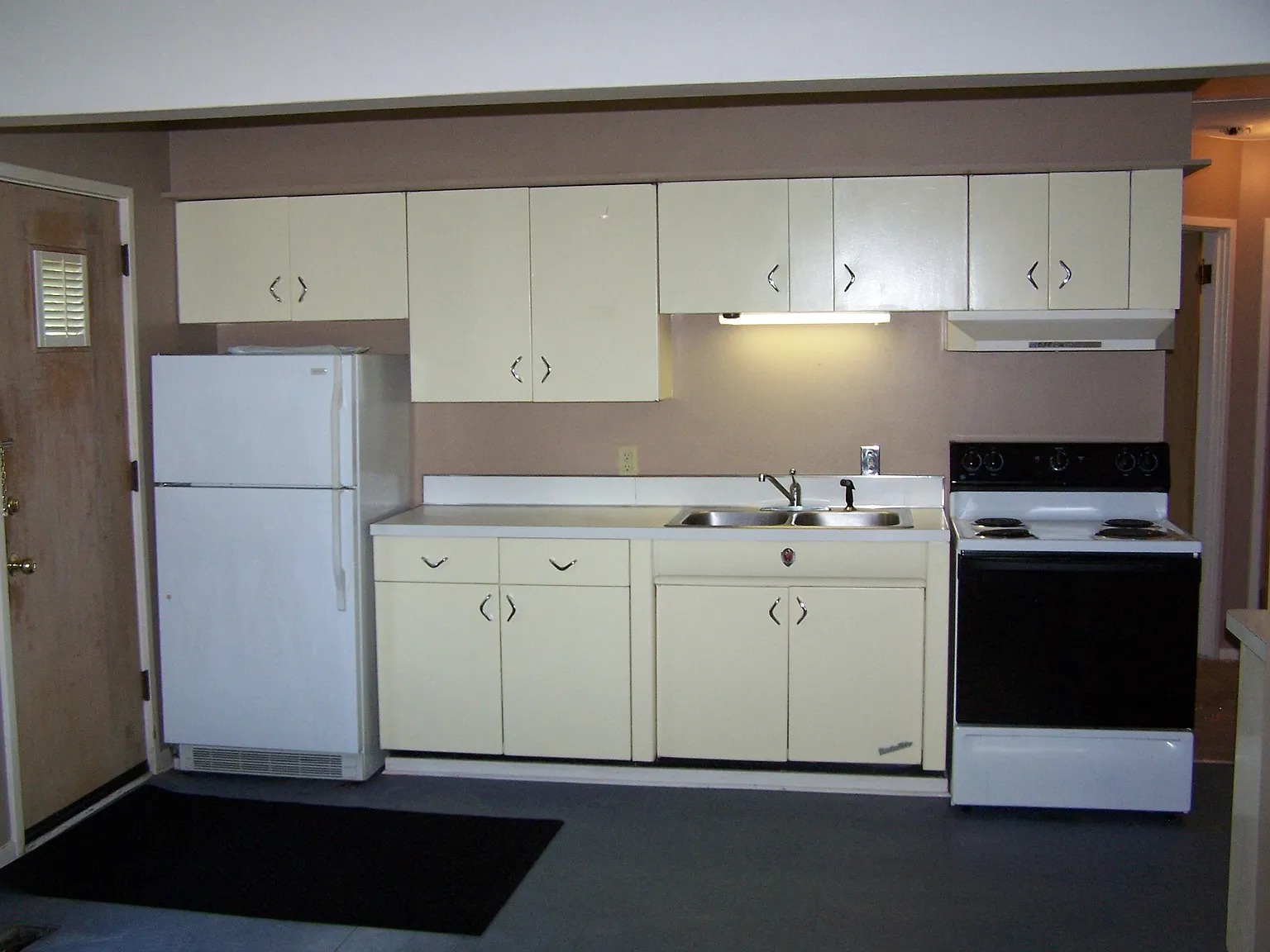 1 bed, 650 sqft, $1,300 — Photo 4