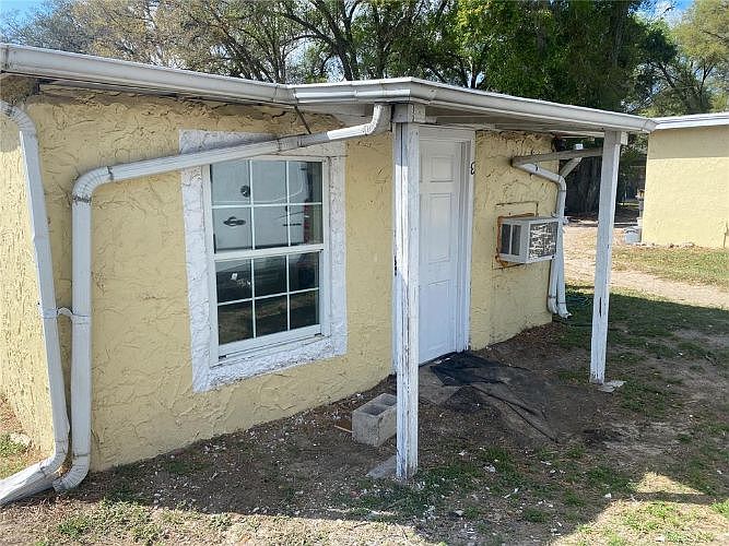 1st image of 9411 Goldenrod Rd #E