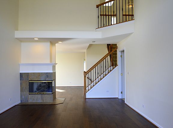 2nd image of 1025 N Glenview Ct
