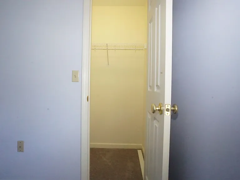 450 Wimmer St — Photo 11