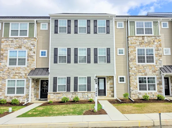 2449 Spring Water Cir, Lancaster, PA 17601