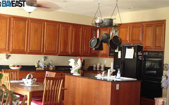 3rd image of 286 Acorn Pl