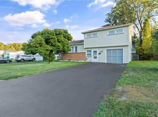 292 Norcrest Dr, Rochester, NY 14617