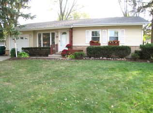 657 Cedar Ln, Elk Grove Village, IL 60007