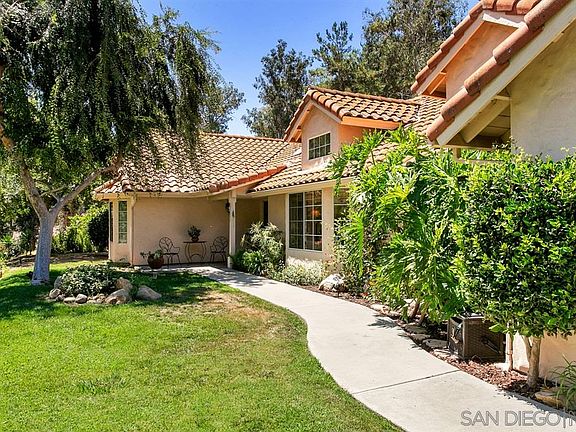4th image of 25790 Forest Dr