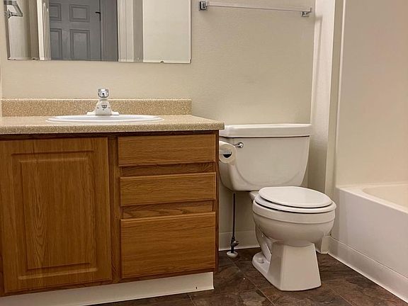 4th image of 296 E James Court Dr APT 302-296-30