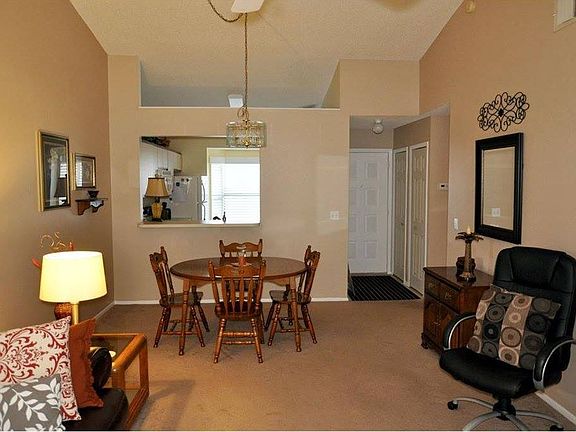 5th image of 2641 King Oak Cir