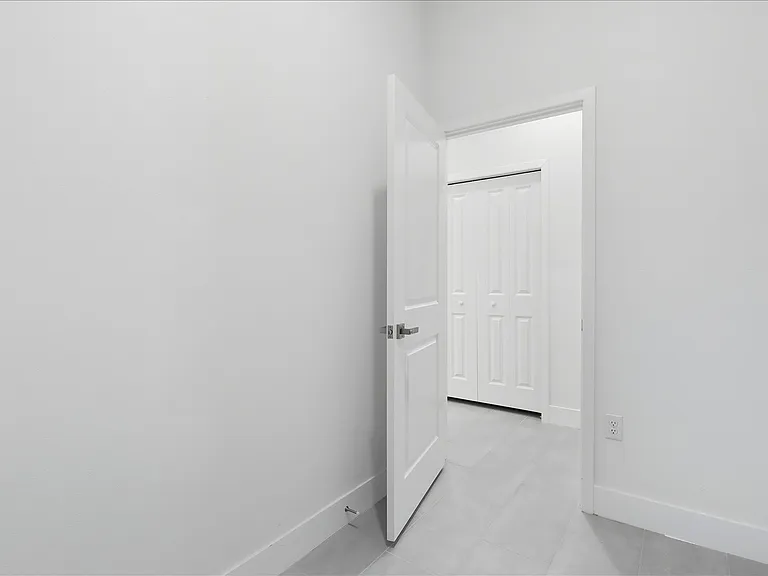 3999 SW Shorewood Dr — Photo 32