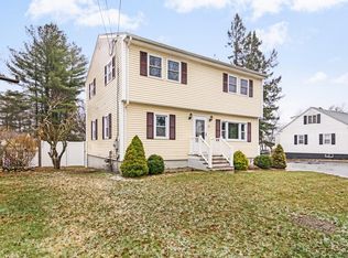 33 Litchfield Ave, Dracut, MA 01826