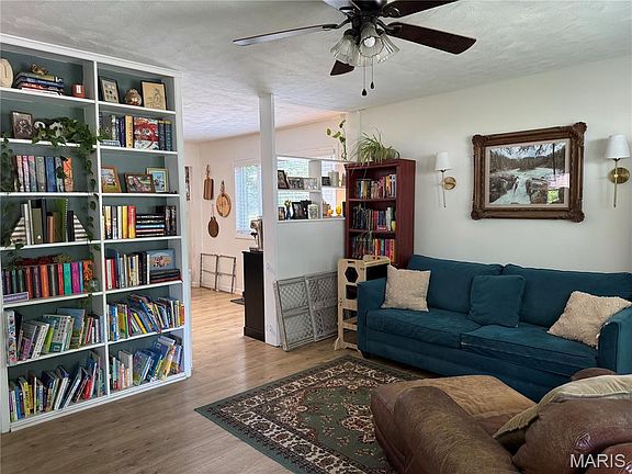 4th image of 720 E Main St