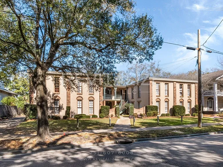 1504 Dauphin St #6 — Photo 6