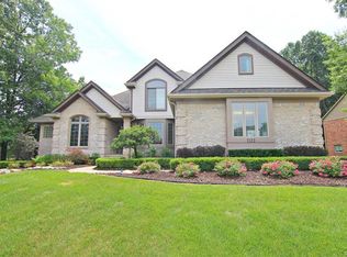 1122 S Tennyson Dr, Milford, MI