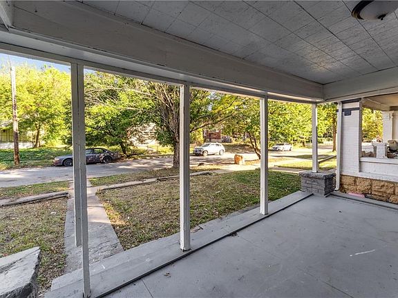 3rd image of 2734 Park Ave