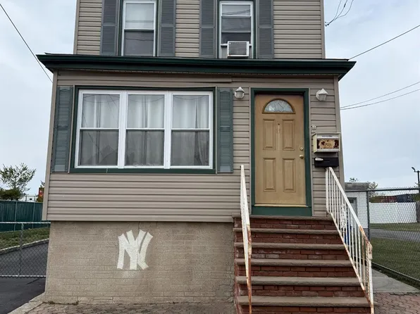 31 Edwin St, Carteret, NJ 07008