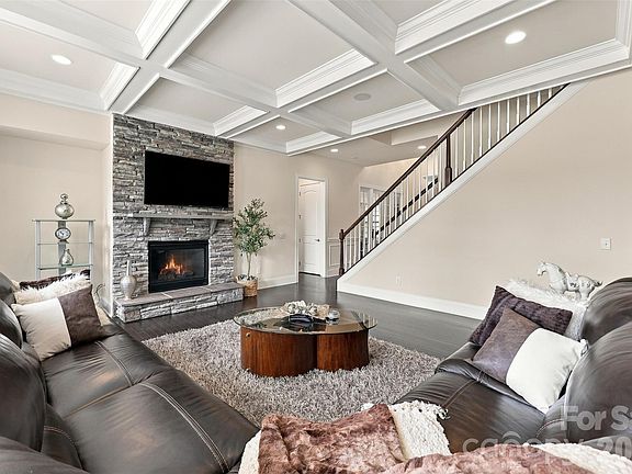 4th image of 131 Reserve Ln