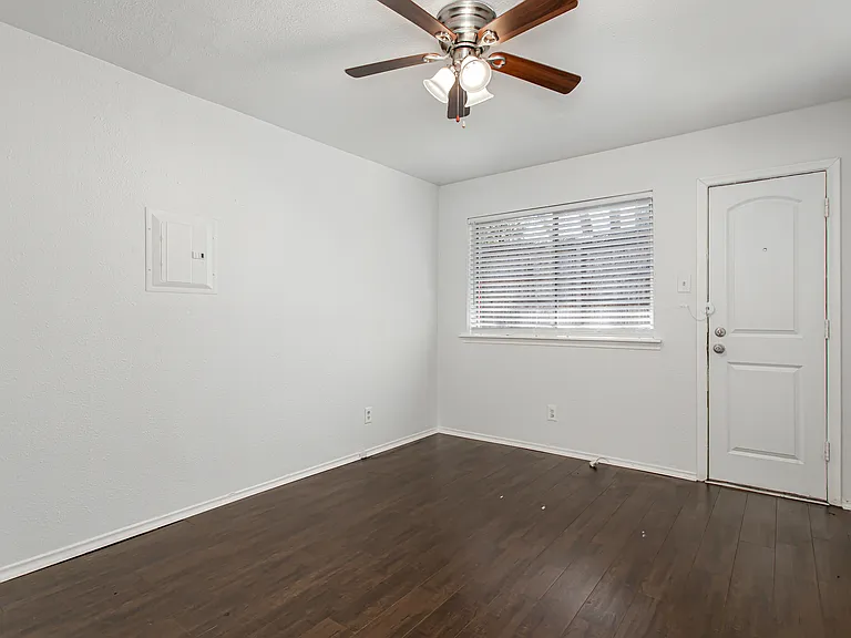 5722 Gaston Ave #H — Photo 16