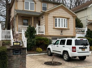 17 Florida Ave, Staten Island, NY 10305