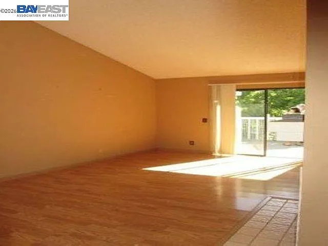 Building Photo - 3580 Birchwood Ter #204