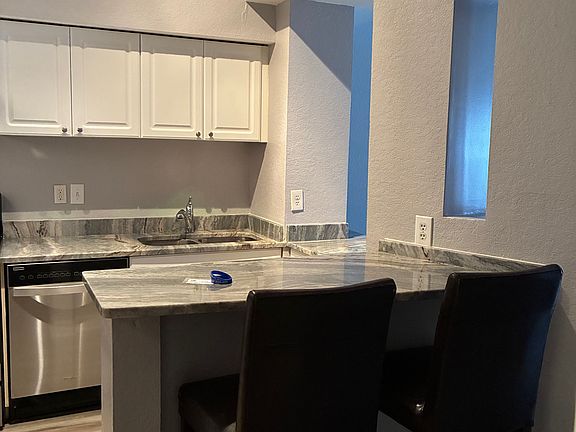 4th image of 501 S Moody Ave Unit 1115