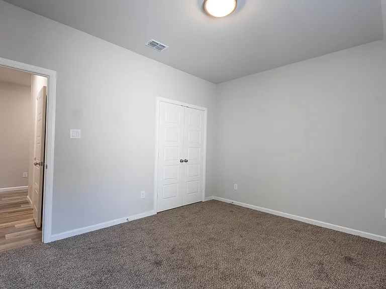 4709 Mayflower Dr — Photo 8